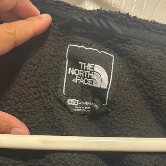 The North Face Kids Black fleece Jacket - Picture 3 of 4